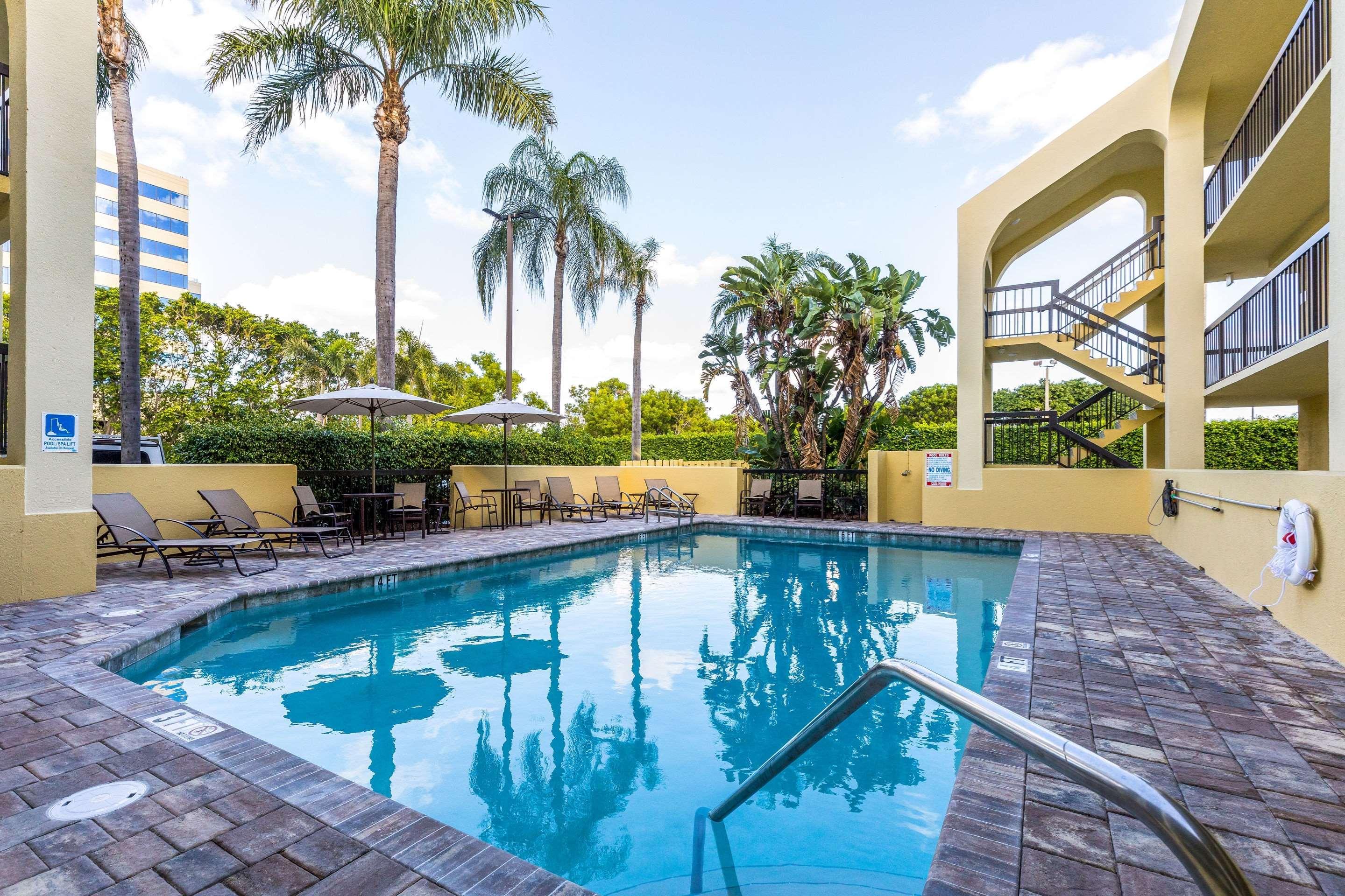 Quality Inn Palm Beach International Airport West Palm Beach Exterior photo