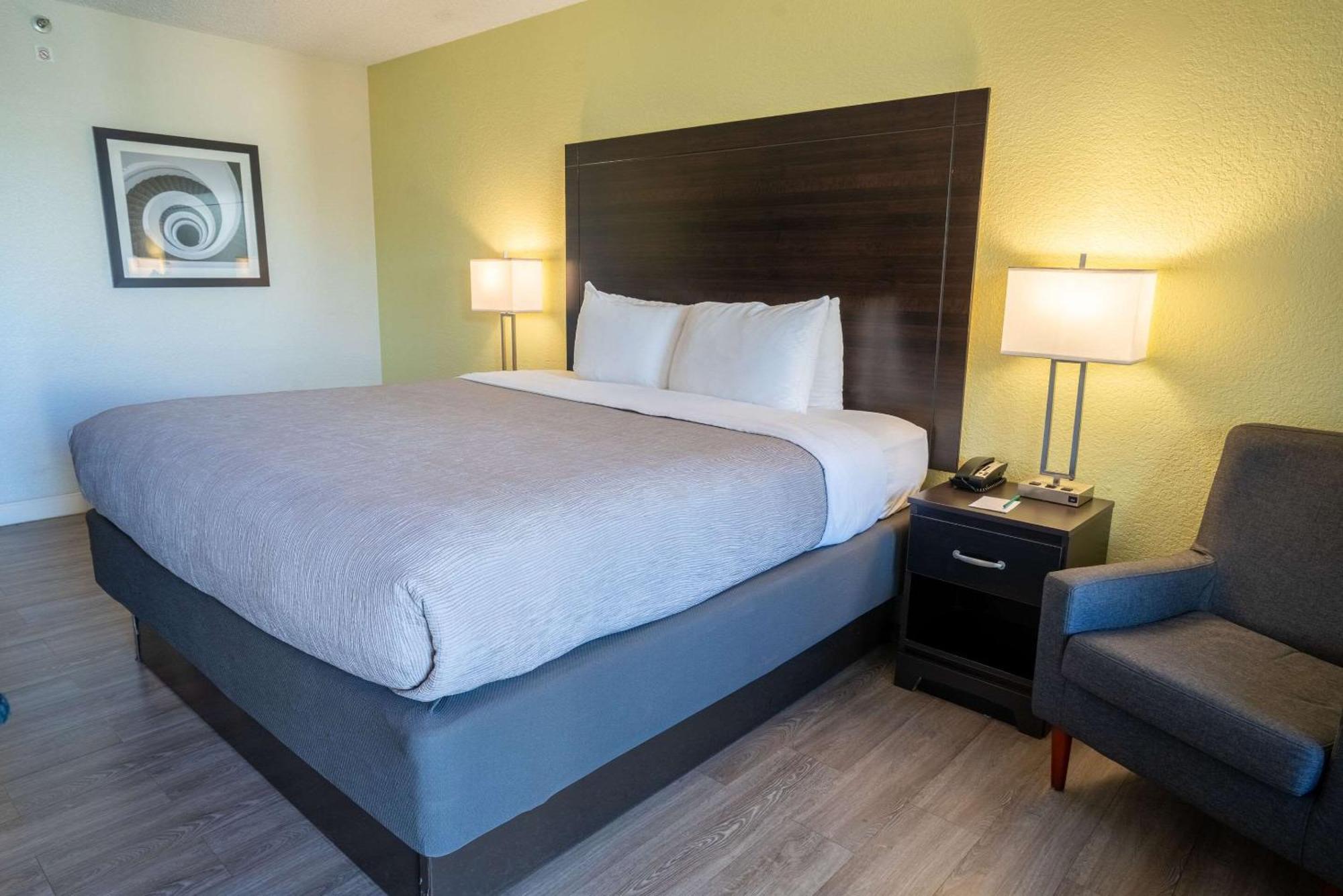 Quality Inn Palm Beach International Airport West Palm Beach Exterior photo