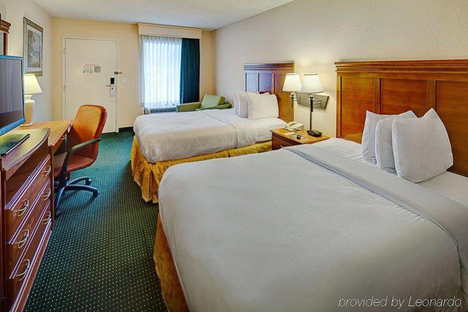 Quality Inn Palm Beach International Airport West Palm Beach Exterior photo