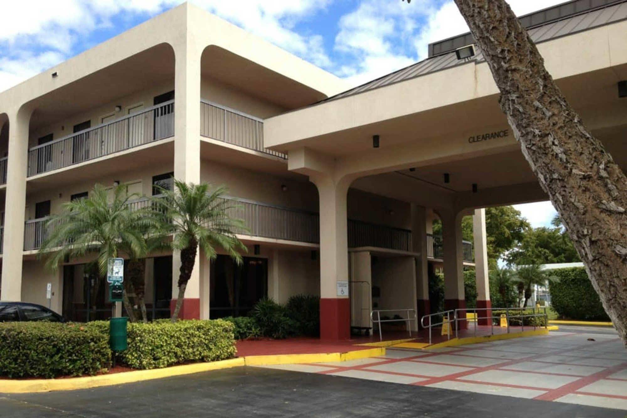 Quality Inn Palm Beach International Airport West Palm Beach Exterior photo