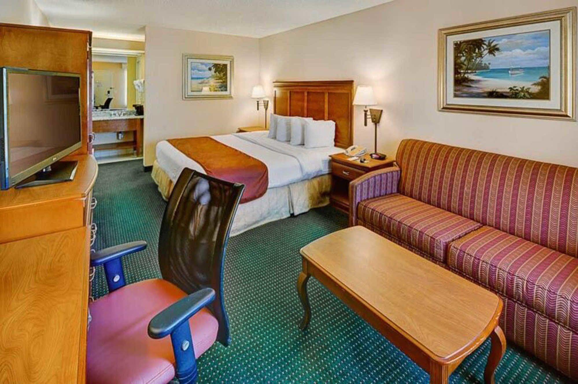 Quality Inn Palm Beach International Airport West Palm Beach Exterior photo