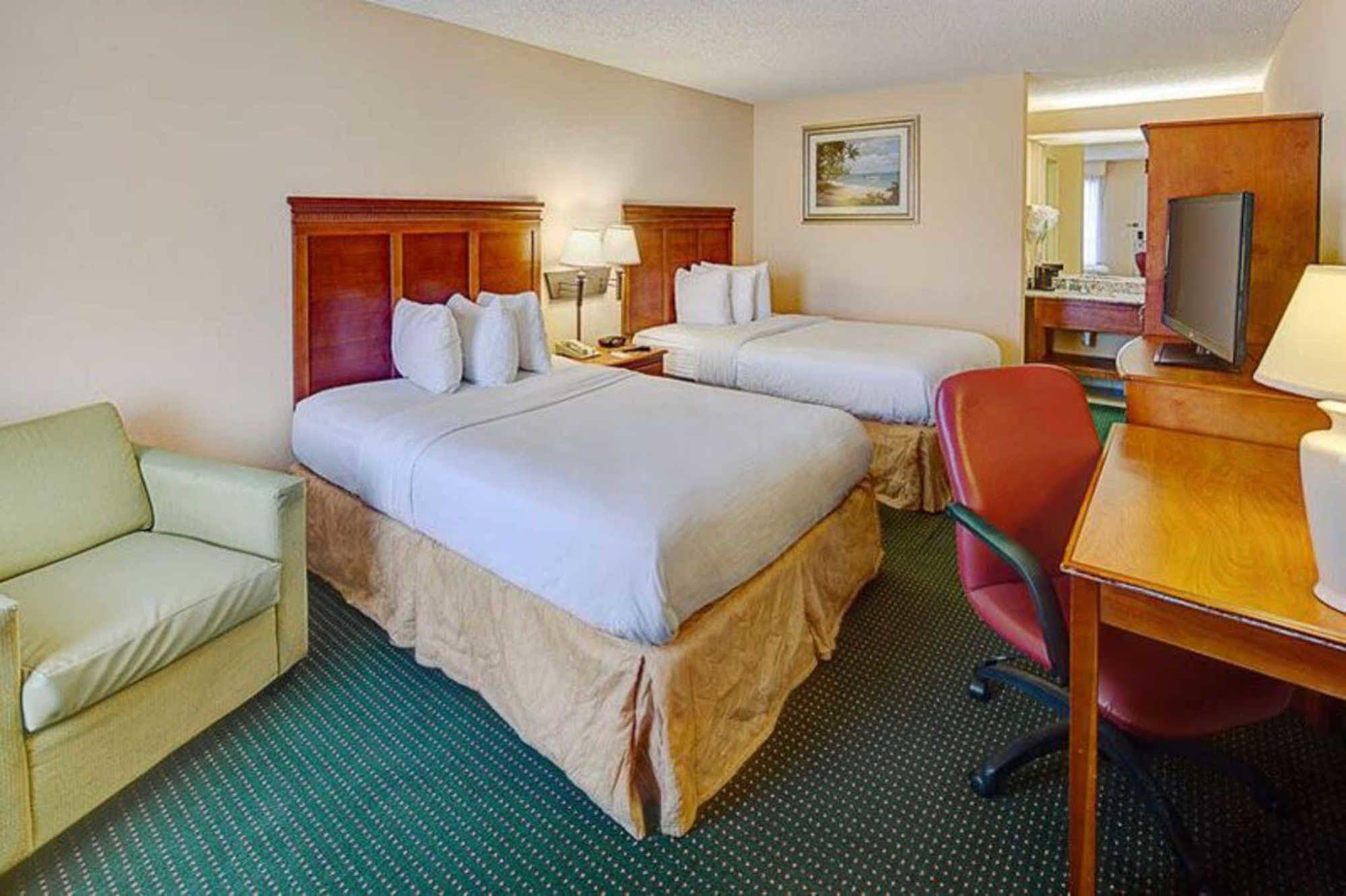 Quality Inn Palm Beach International Airport West Palm Beach Exterior photo